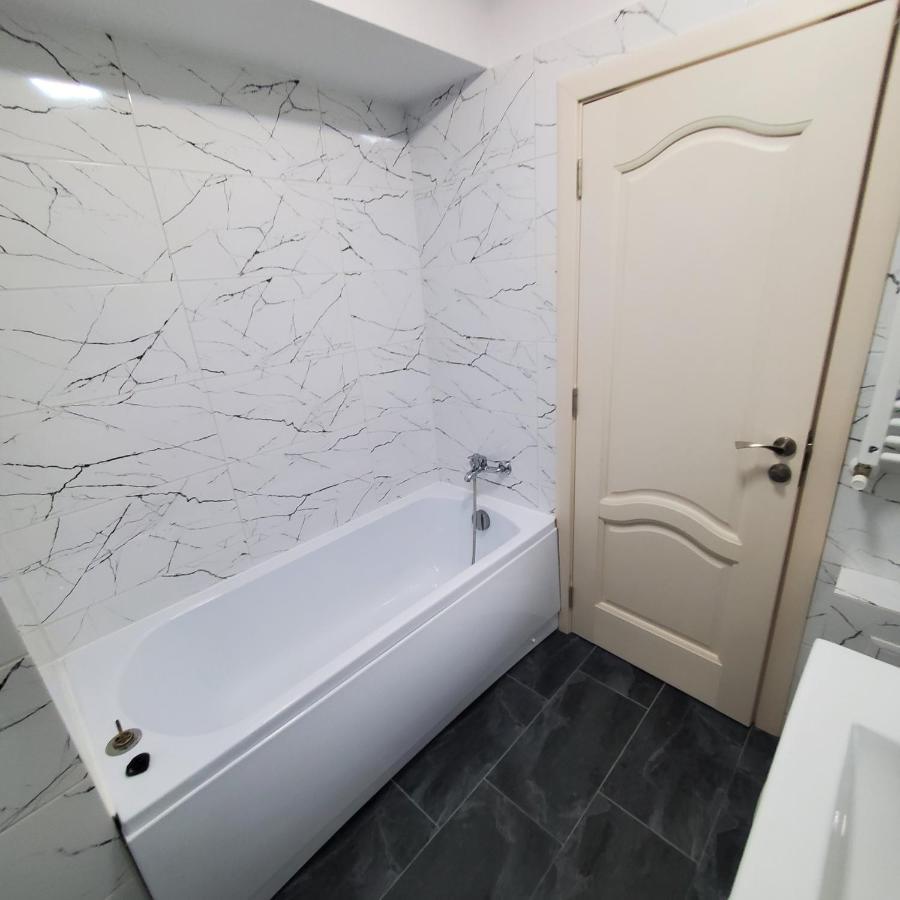 Luxury Apartament Bacovia Бакэу Экстерьер фото
